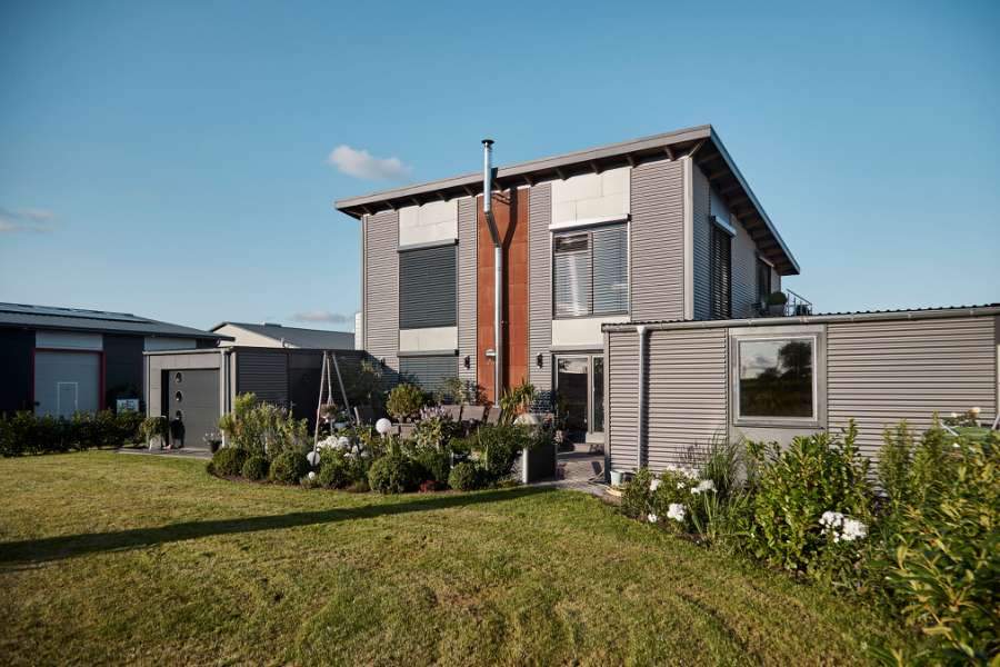 New wave in residential buildings with steel profiles, Nylanndamm in 24980 Schafflund